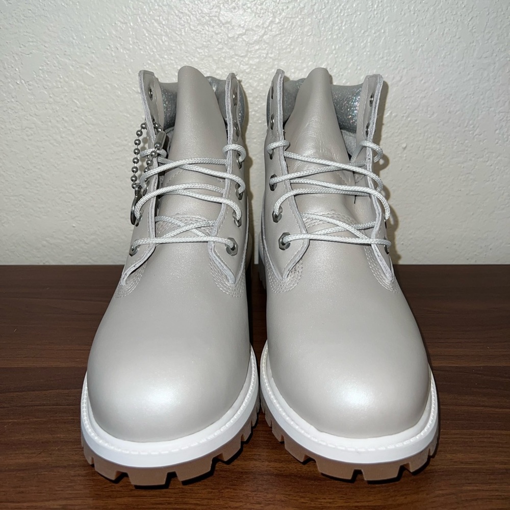 Timberland Women's 6-inch Waterproof Rebolt Glitter
Leather Boots Size 6